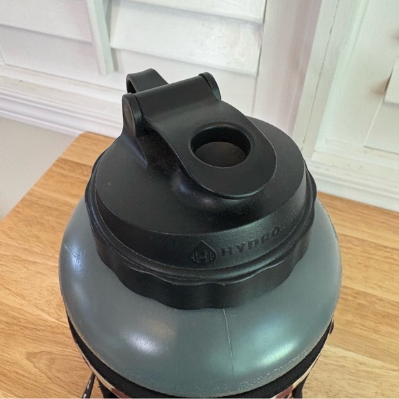 Hydrojug Leopard Print Water Bottle - Picture 8 of 10